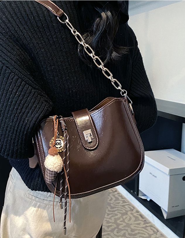 Сумка на ланцюжку з брелоком у вигляді морозива | 265322-33-XX - A-SHOP