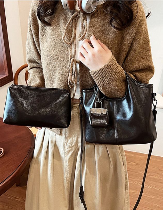 Сумка класична з брелоком та косметичкою | 265960-33-XX - A-SHOP