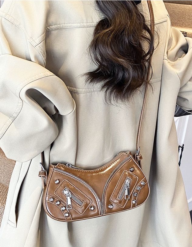 Сумка багет через плече декорована фурнітурою | 266274-12-XX - A-SHOP