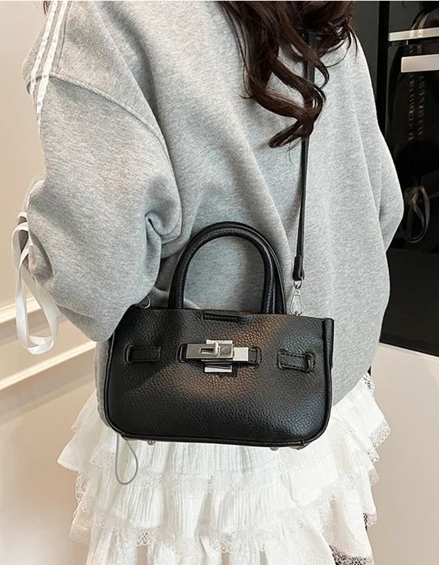 Сумка через плече з брелоком у вигляді серця | 264359-02-XX - A-SHOP