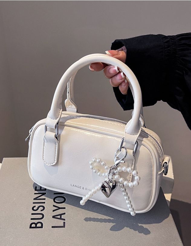 Сумка кросс боді з брелоком у вигляді банта із перлин | 265458-01-XX - A-SHOP