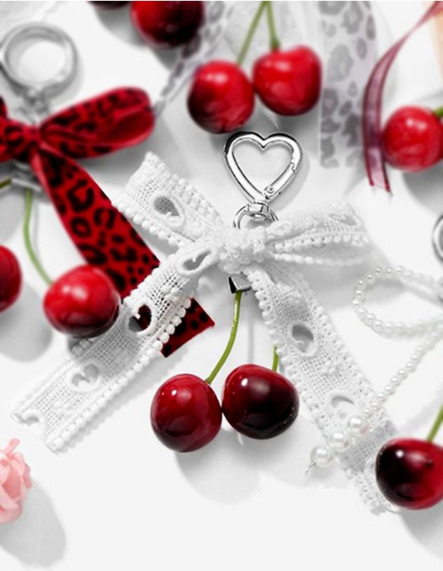 Брелок на сумку у вигляді мереживного банта з вишнями | 265818-15-XX - A-SHOP