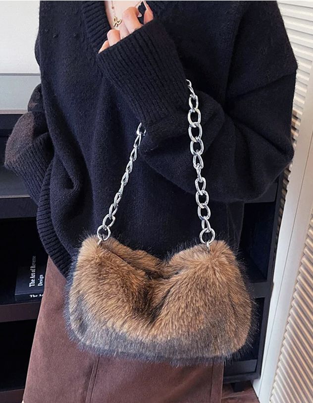 Сумка на ланцюжку хутряна | 265959-12-XX - A-SHOP
