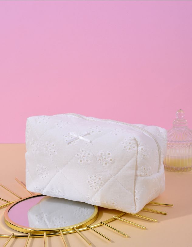 Косметичка з вишитими квітами | 264339-01-XX - A-SHOP