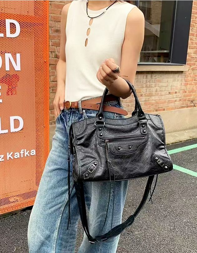 Сумка класична з фурнітурою та картхолдером | 265304-02-XX - A-SHOP