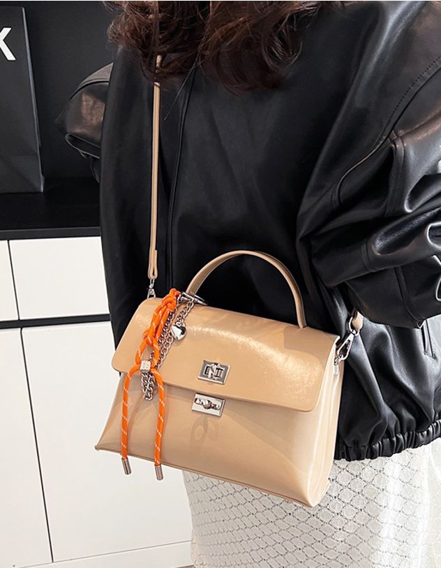 Сумка кросс боді з брелоком із ланцюжка | 264245-22-XX - A-SHOP