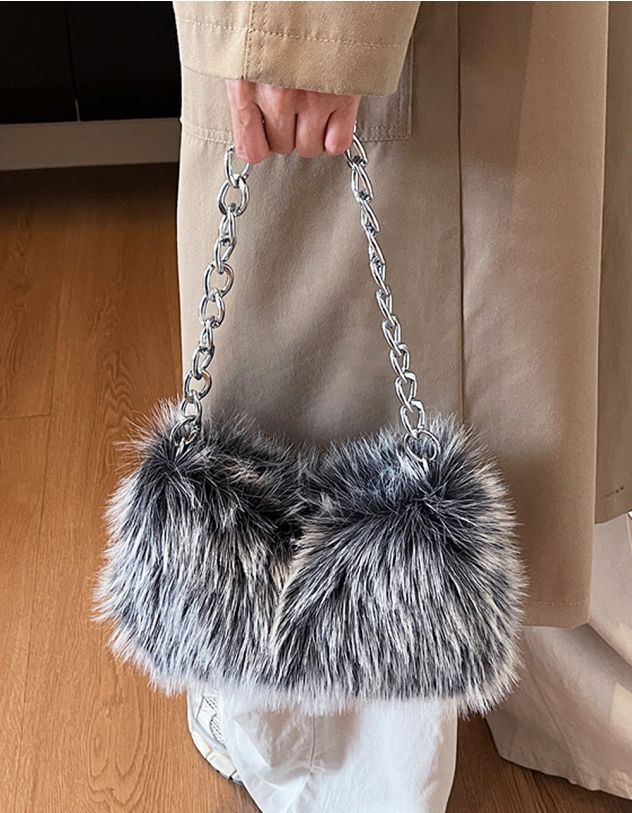 Сумка на ланцюжку хутряна | 265959-02-XX - A-SHOP