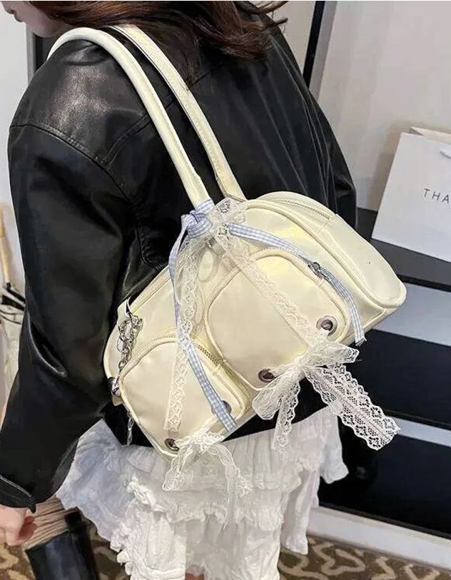 Сумка з мереживним бантом та брелоком у вигляді серця | 264234-01-XX - A-SHOP