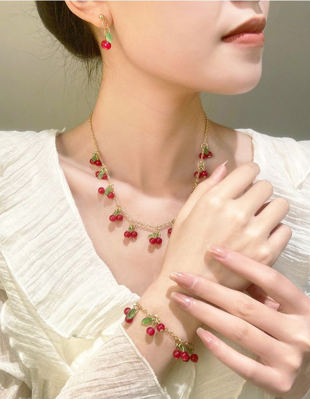 Комплект із підвіски та сережок з браслетом з вишнями | 267478-15-XX - A-SHOP