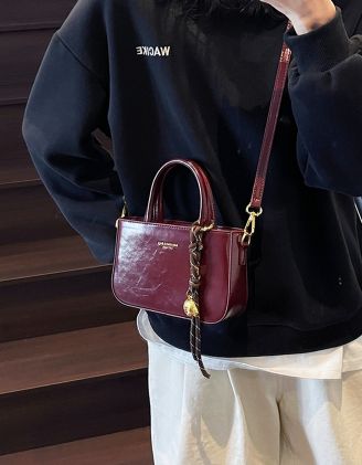 Сумка через плече з плетеним брелоком | 264239-27-XX - A-SHOP