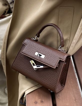 Сумка на довгому ремінці з клапаном | 262590-82-XX - A-SHOP