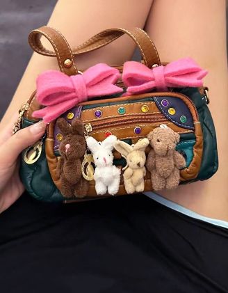 Сумка на плече з бантом та брошкою у вигляді ведмедика та кролика | 265587-38-XX - A-SHOP