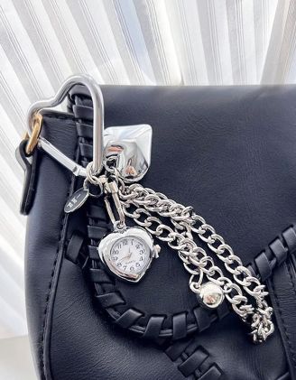 Брелок на сумку годинник у вигляді серця з ланцюжком | 267651-05-XX - A-SHOP