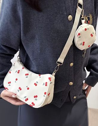 Сумка через плече з монетницею та фруктовим принтом | 266152-15-XX - A-SHOP