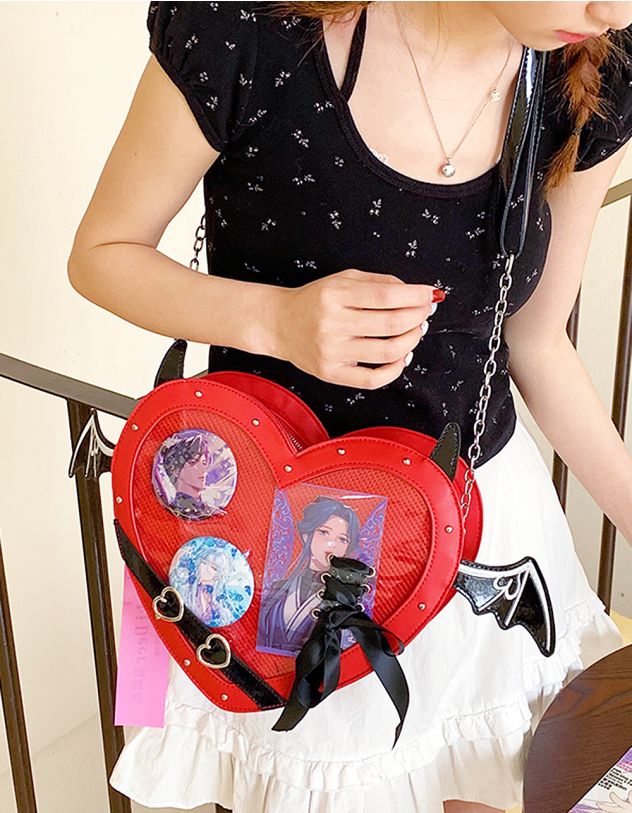 Сумка на плече у вигляді серця з крилами кажана та бантом | 264787-15-XX - A-SHOP