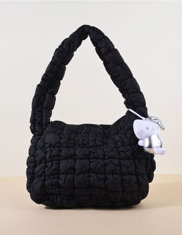 Сумка на плече стьобана з брелоком у вигляді кицьки | 262614-02-XX - A-SHOP