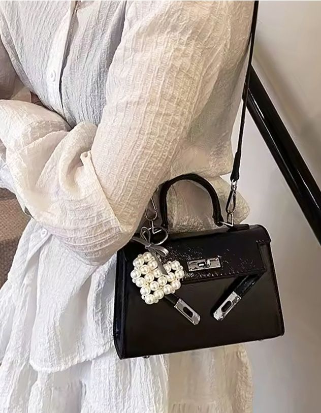 Сумка через плече з брелоком із перлин | 265317-02-XX - A-SHOP