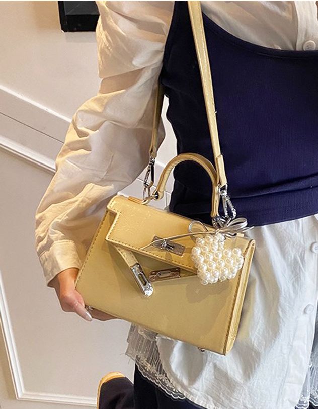 Сумка через плече з брелоком із перлин | 265317-19-XX - A-SHOP