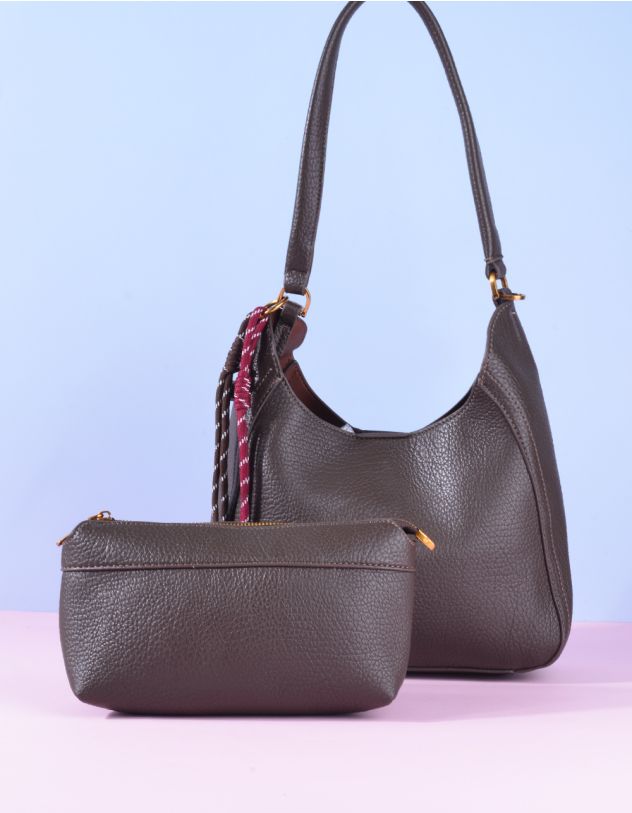 Сумка класична з плетеним брелоком у комплекті з косметичкою | 264380-33-XX - A-SHOP