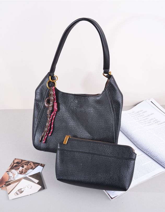 Сумка класична з плетеним брелоком у комплекті з косметичкою | 264380-02-XX - A-SHOP