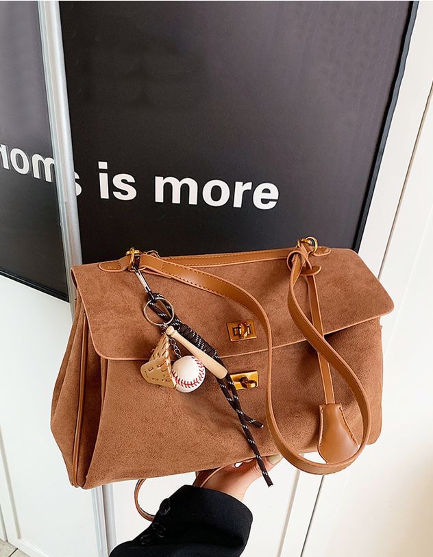 Сумка класична з брелоком у вигляді м'яча | 262620-22-XX - A-SHOP