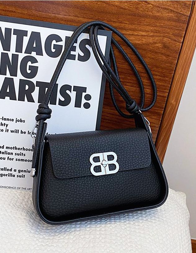 Сумка через плече з фурнітурою на клапані | 263258-02-XX - A-SHOP