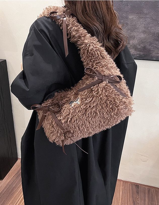 Сумка на плече хутряна з бантами та метеликом | 262611-12-XX - A-SHOP