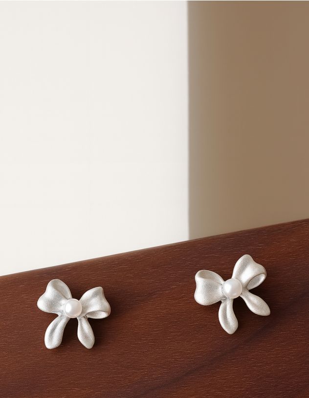 Сережки пусети у вигляді банта з перлиною | 263388-05-XX - A-SHOP