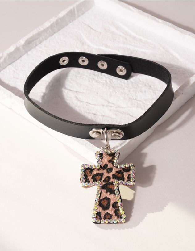 Чокер на шию з підвіскою у вигляді хреста з леопардовим принтом | 259460-12-XX - A-SHOP